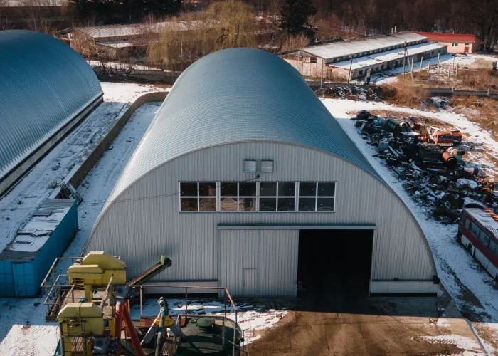 Osadciuc-victor-hangar-semirotund-main